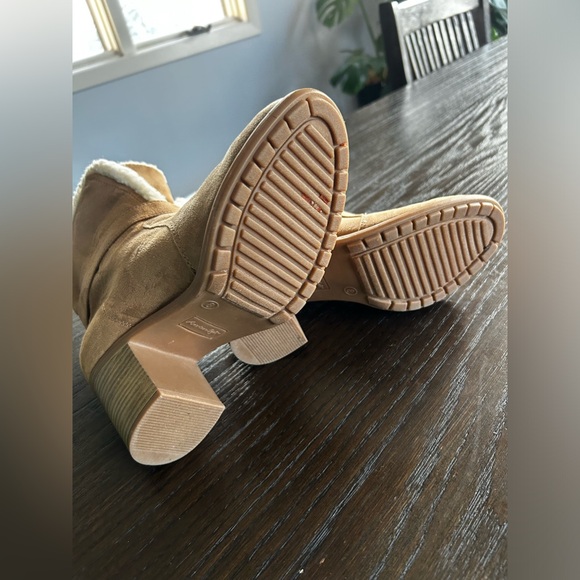 American Eagle by Payless yaz stone faux suede ankle bootie Sherpa block heels - Picture 9 of 10